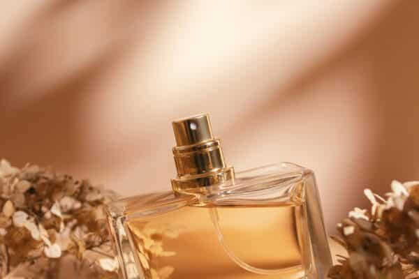 Parfums décanter : comprendre le processus de décantation